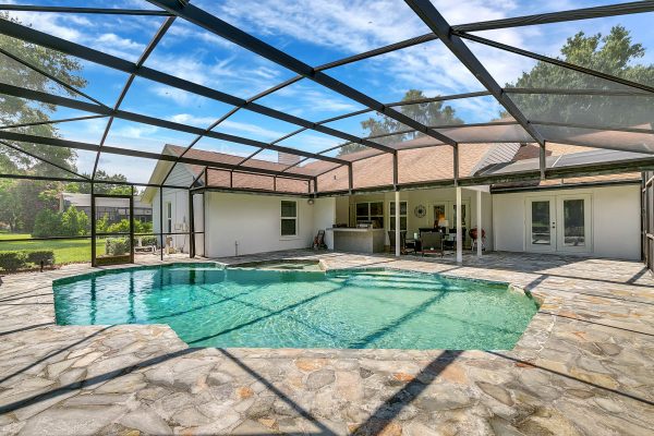 8424-Littleleaf-Ct-Orlando-FL-32835-06-600x400