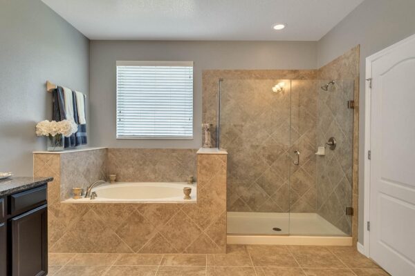 15890 Citrus Grove Loop- Winter Garden- FL 34787 - 17 - Master Bathroom