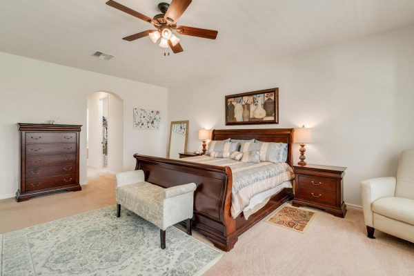 15522-Sandfield-Loop-Winter-Garden-FL-34787-17-Master-Bedroom-600x400