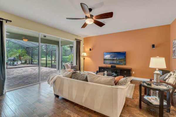 15216-Hayworth-Dr-Winter-Garden-FL-34787-12-Family-Room-600x400