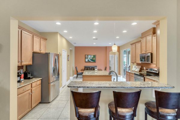 15216-Hayworth-Dr-Winter-Garden-FL-34787-16-Kitchen-600x400