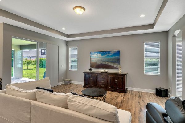 15988-Sweet-Murcott-Ct-Winter-Garden-FL-34787-10-Family-Room-600x400