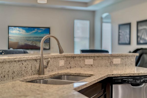 15988-Sweet-Murcott-Ct-Winter-Garden-FL-34787-13-Kitchen-600x400