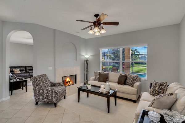 1345-Portmoor-Way-Winter-Garden-FL-34787-14-Living-Room-600x400