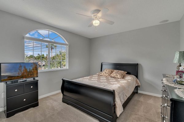 1345-Portmoor-Way-Winter-Garden-FL-34787-32-Bedroom-600x400