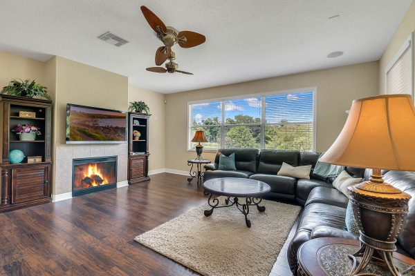 14826-Tullamore-Loop-Winter-Garden-FL-34787-09-Family-Room-600x400