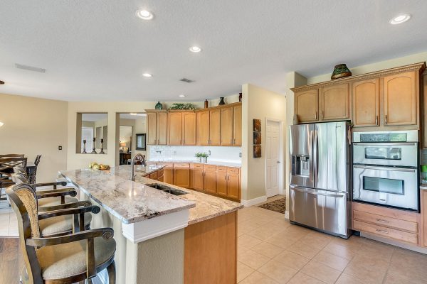 14826-Tullamore-Loop-Winter-Garden-FL-34787-15-Kitchen-600x400