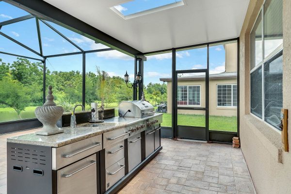 14826-Tullamore-Loop-Winter-Garden-FL-34787-32-Lanai-600x400