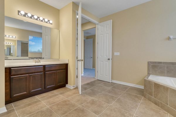 3610-Oriskany-Dr-Orlando-FL-32820-05-600x400