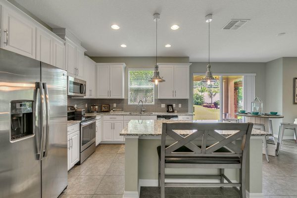 2989-Park-Meadow-Dr-Apopka-FL-32703-10-Kitchen-600x400