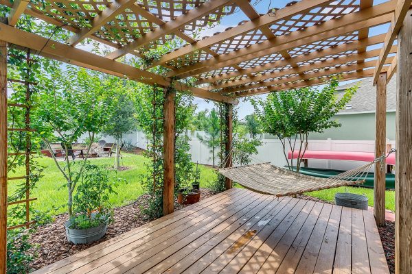 2989-Park-Meadow-Dr-Apopka-FL-32703-21-Backyard-600x400