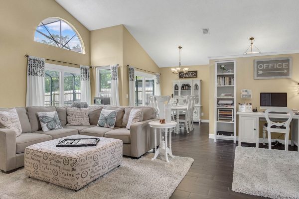 633-Remington-Oak-Dr-Lake-Mary-FL-32746-07-Family-Room-600x400