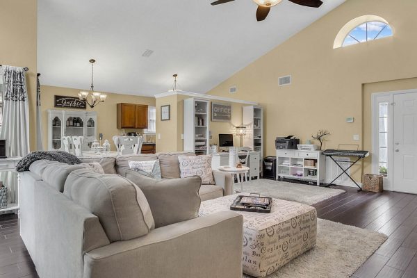 633-Remington-Oak-Dr-Lake-Mary-FL-32746-09-Family-Room-600x400