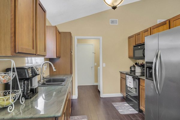 633-Remington-Oak-Dr-Lake-Mary-FL-32746-13-Kitchen-600x400