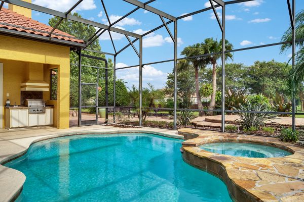 12854-Jacob-Grace-Ct-Windermere-FL-34786-04-Pool-600x400