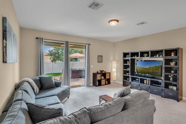 13318-Longacre-Dr-Windermere-FL-34786-05-Family-Room-600x400