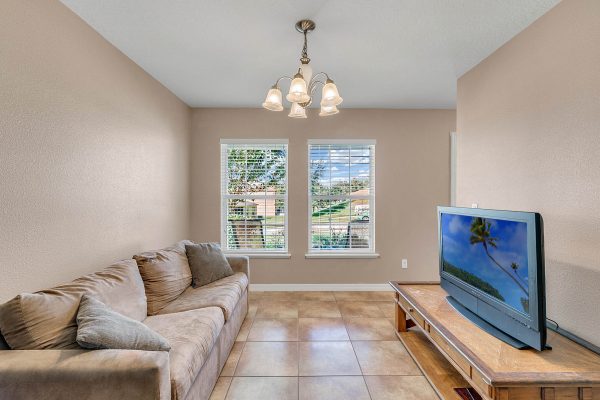206-Colonial-Pine-Ln-Minneola-FL-34715-06-Living-600x400