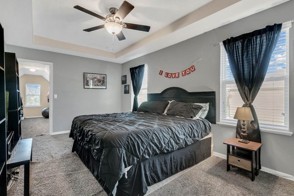 206-Colonial-Pine-Ln-Minneola-FL-34715-15-Master-Bedroom-600x400