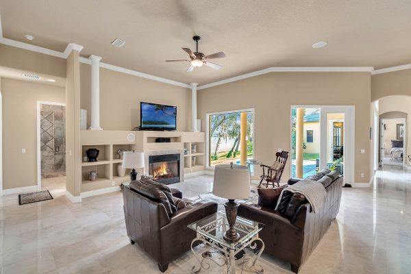 319-Woodlawn-Cemetery-Rd-Gotha-FL-34734-18-Family-Room-600x400