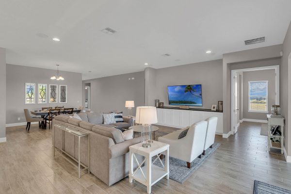 7407-Pomelo-Grove-Dr-Winter-Garden-FL-34787-12-Family-Room-600x400