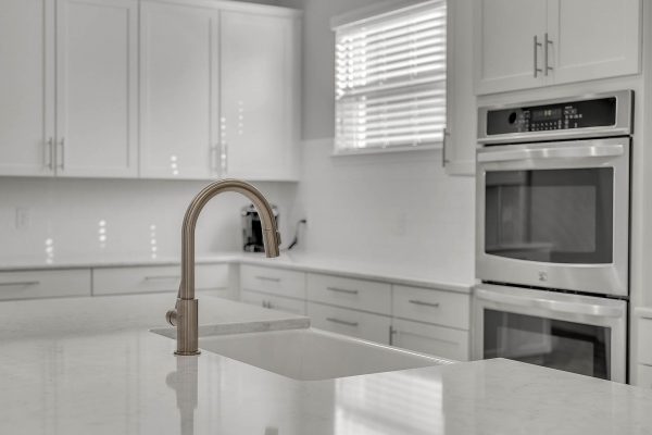 7407-Pomelo-Grove-Dr-Winter-Garden-FL-34787-16-Kitchen-600x400