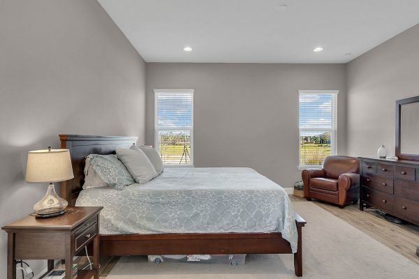 7407-Pomelo-Grove-Dr-Winter-Garden-FL-34787-21-Master-Bedroom-600x400