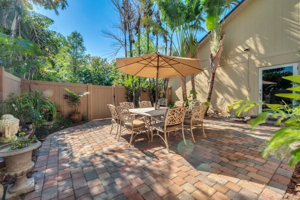 2636-Clementon-Park-Ct-Orlando-FL-32835-30-Lanai-600x400