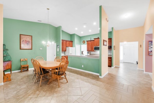 948-Burland-Cir-Winter-Garden-FL-34787-13-Dining-600x400