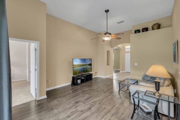 14018-eylewood-drive-winter-garden-fl-34787-18-600x400