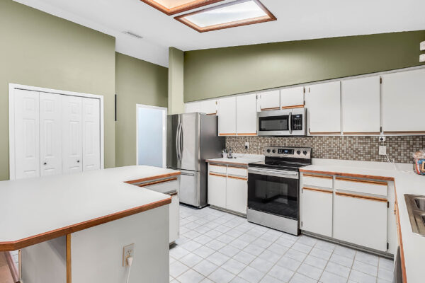 5712 Pitch Pine Drive, Orlando, FL 32819