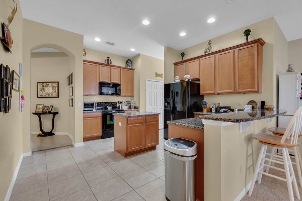 1922-Jean-Marie-Dr-Winter-Garden-FL-34787-14-Kitchen-600x400