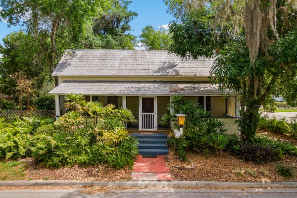 329-south-woodland-street-winter-garden-fl-34787-01-scaled-600x400 329-south-woodland-street-winter-garden-fl-34787-01-scaled-600x400