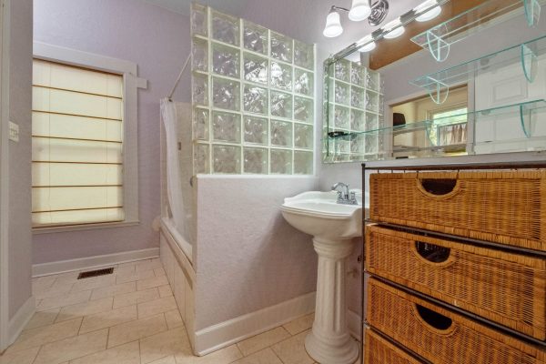 329-south-woodland-street-winter-garden-fl-34787-07-scaled-600x400