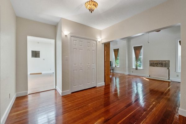 329-south-woodland-street-winter-garden-fl-34787-16-scaled-600x400