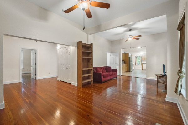 329-south-woodland-street-winter-garden-fl-34787-21-scaled-600x400