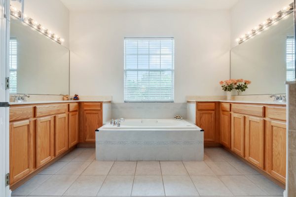 2647-palastro-way-ocoee-fl-34761-09-scaled-600x400