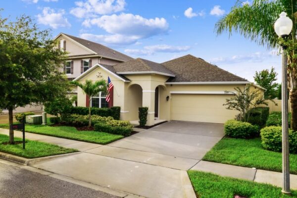 14525-cedar-hill-drive-winter-garden-fl-34787-02-768x512 14525-cedar-hill-drive-winter-garden-fl-34787-02-768x512