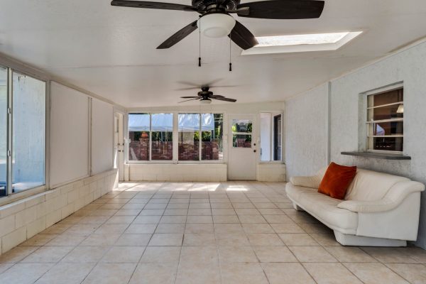 7123-foster-lane-orlando-fl-32818-08-scaled-600x400