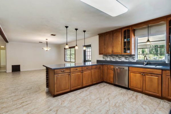 7123-foster-lane-orlando-fl-32818-32-scaled-600x400