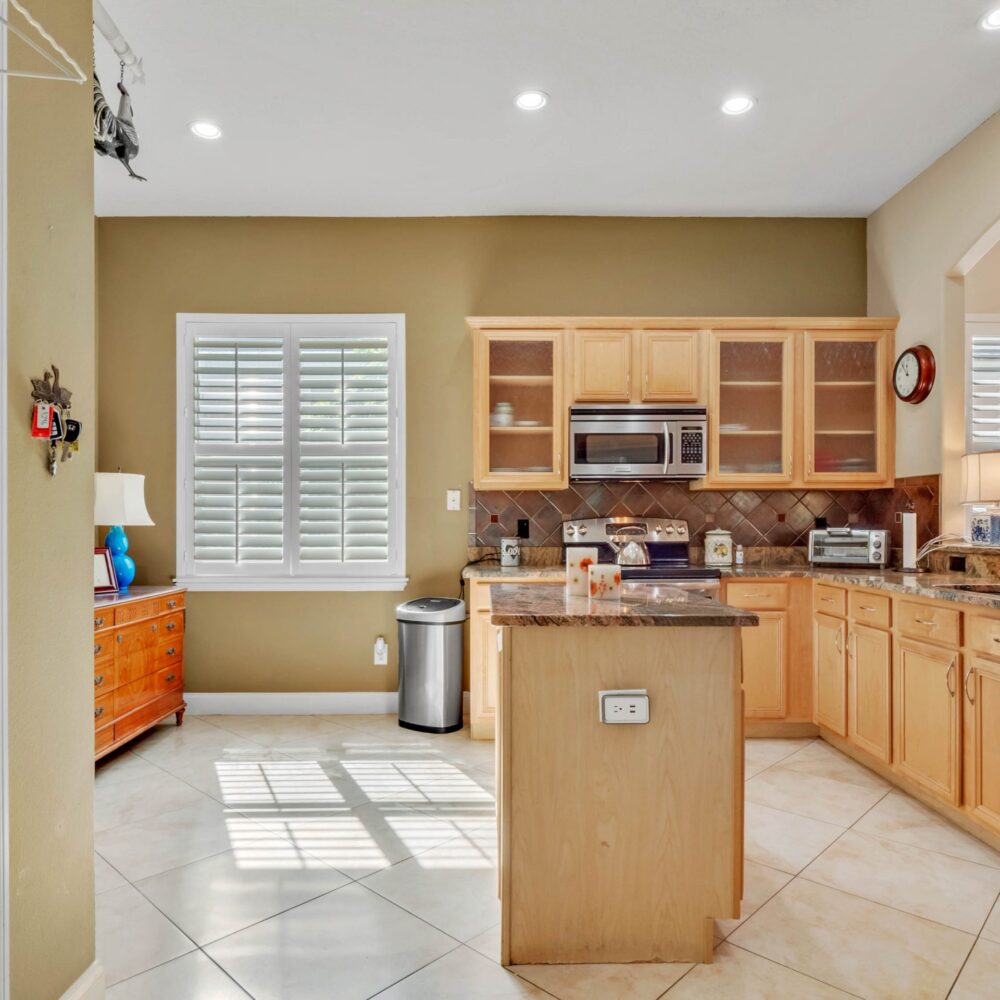 10554-woodchase-circle-orlando-fl-32836-21-scaled-1