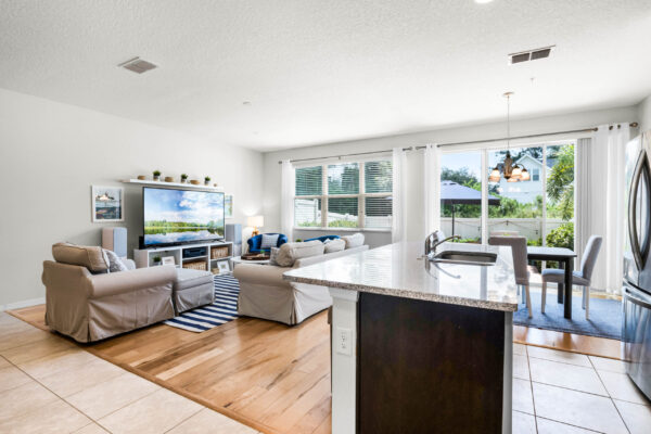 818 Walkers Grove Lane, Winter Garden, FL 34787